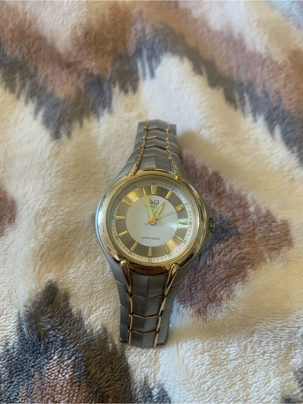 Q&Q Base Metal Bezel Watch